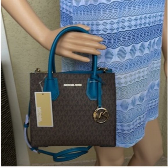 Michael Kors Mercer Medium Messenger Bag - Picture 14 of 16